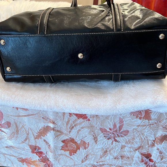 Gucci purse very similar to a speedy type look - Picture 12 of 16